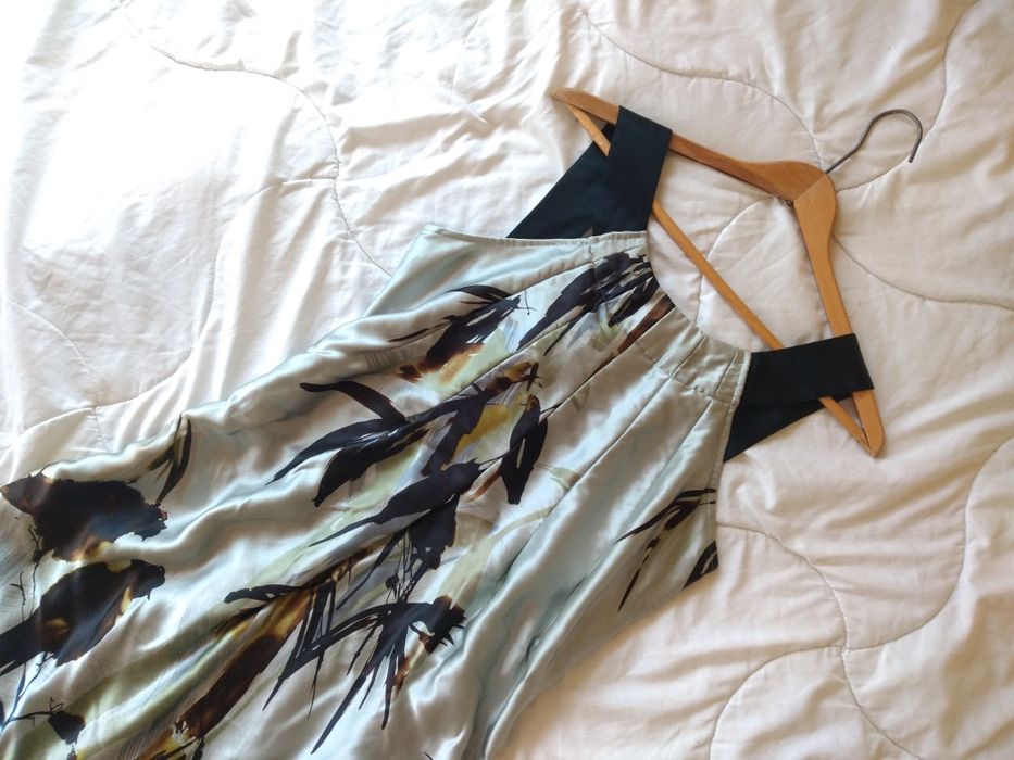 Ted Baker jedwabna satynowa sukienka we wzory rozmiar 38 M