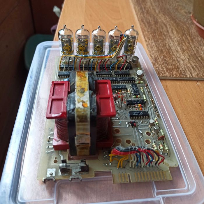 Комплект на лампах Nixie  Z5730M - 4шт  и Z5710M -1шт