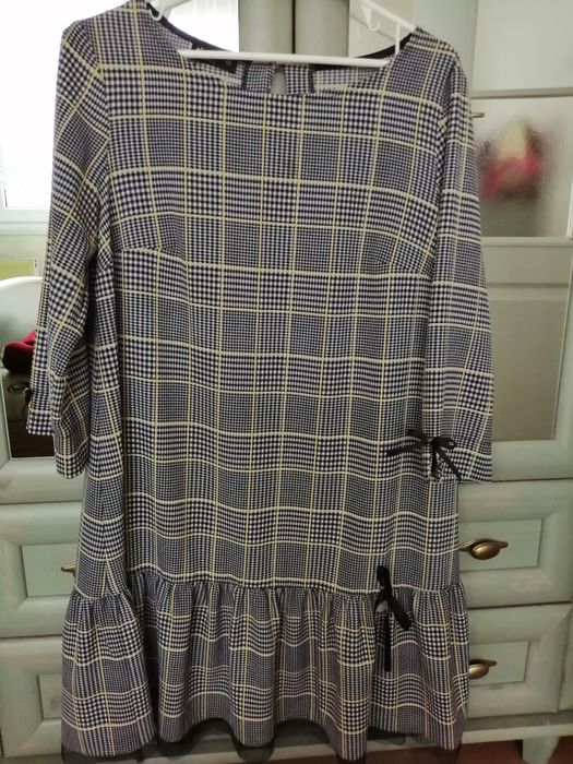 Sukienka w kratkę r. 42