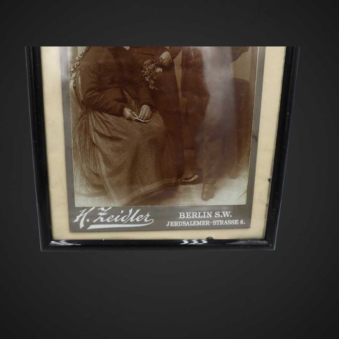 Stara fotografia portretowa w ramce b5/102671