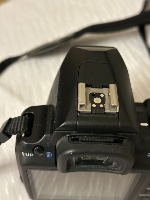 Pentax k-r body + 3 x obiektyw +  Lampa błyskowa Metz