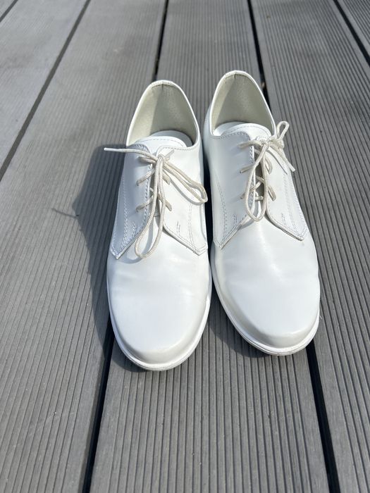 Buty komunijne  chlopiec r 35 białe