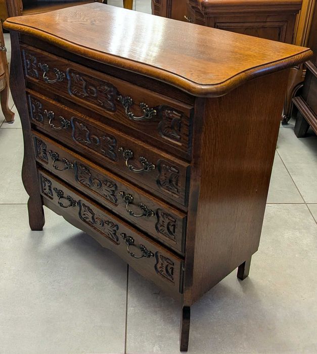 Bardzo ładnie zdobiona komoda,głębokość 31 cm.-sklep Dąbrowa Górnicza