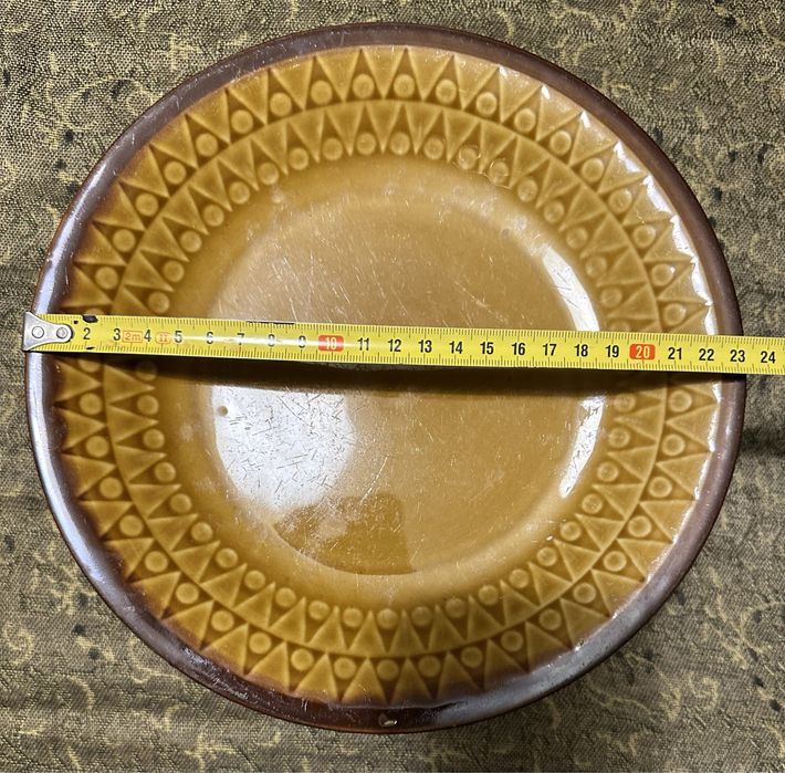 Chdziezż 4 głębokie talerze i 1 płaski obiadowe