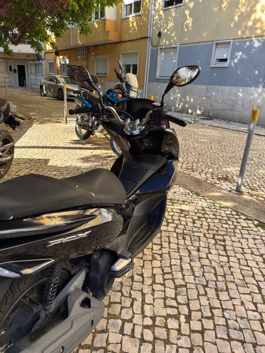 Honda PCX 2015 - economica