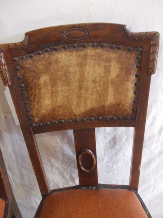 Zabytkowe przedwojenne krzesła dębowe