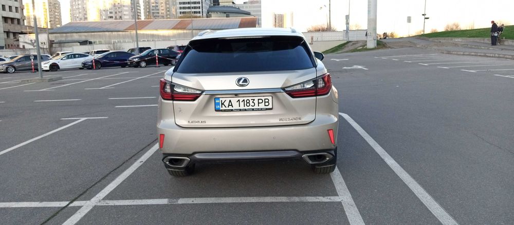 Офіційний Lexus RX 2016
