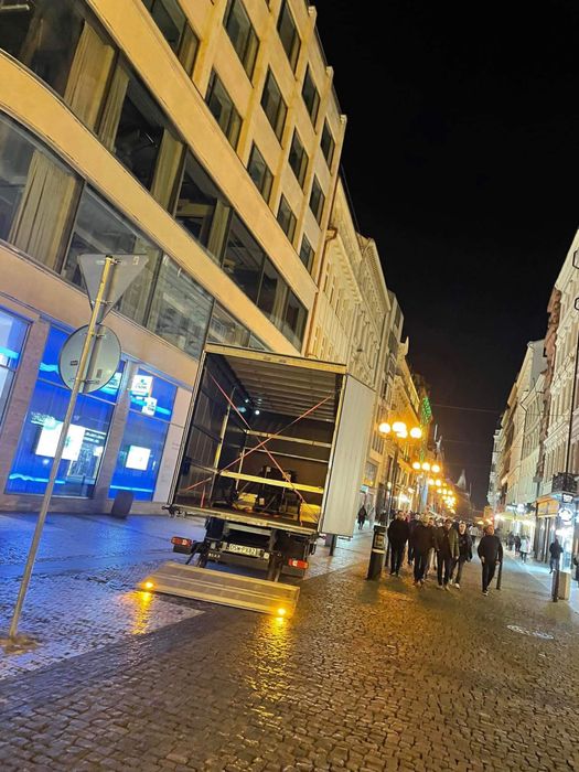 Transport krajowy i międzynarodowy Solówki naczepy z windaWrocław
