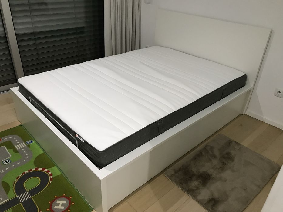 Cama com arrumação, 210 × 155 × 38 cm