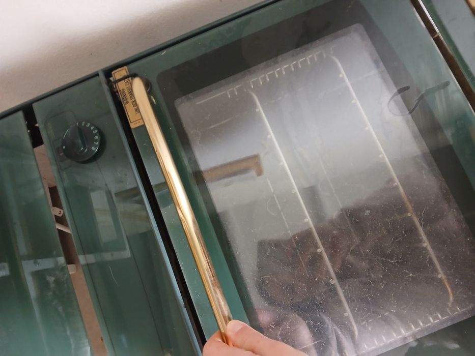 Forno e bico verde escuro