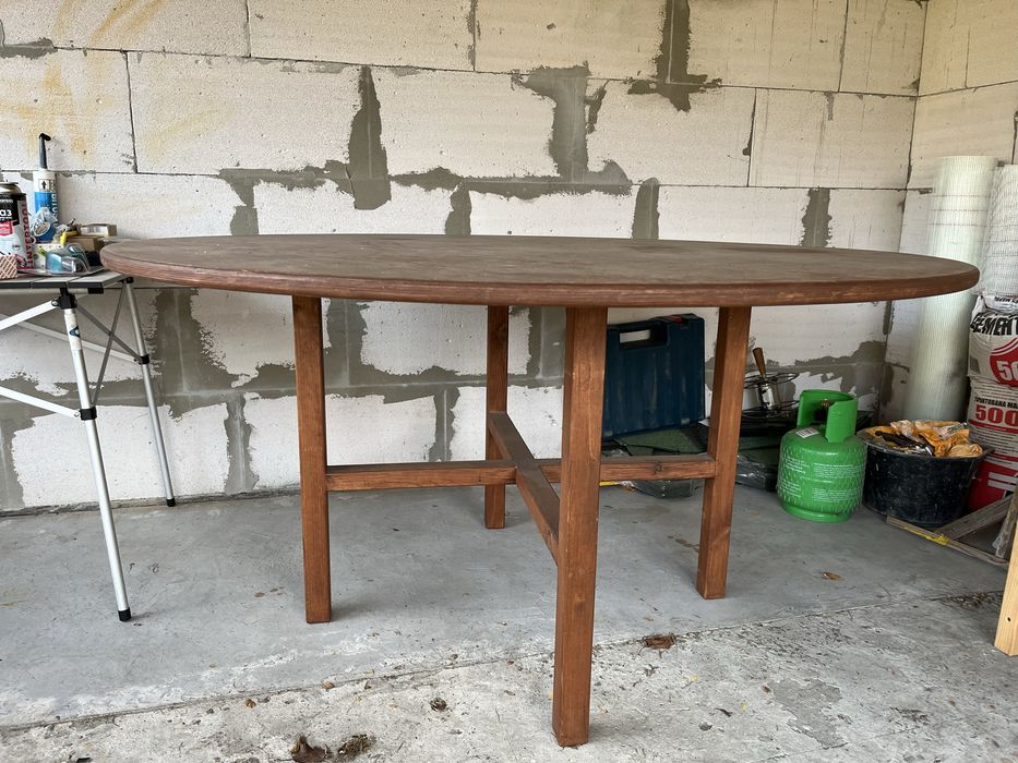 Стіл круглий для сада