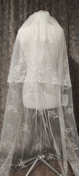 Фата мереживна , двошарова, нова.