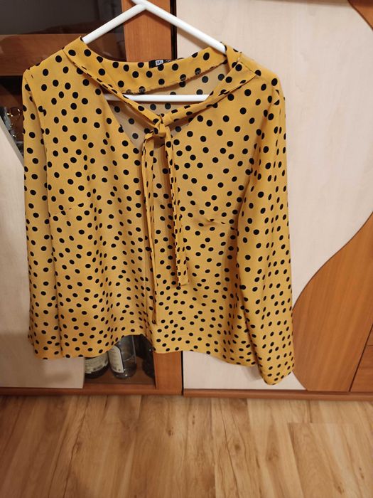 Sprzedam 3 bluzki w bardzo dobrym stanie