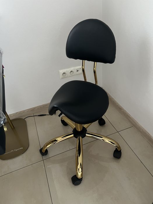 Sprzedam krzeslo kosmetyczne NOWE