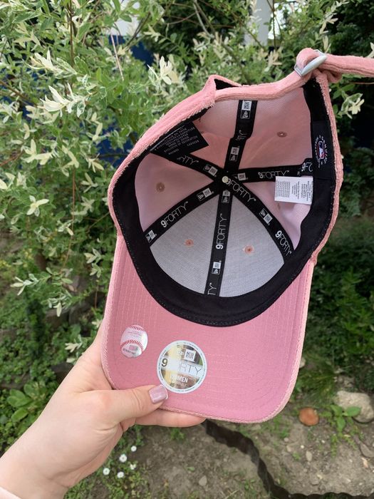 Кепка New Era рожева