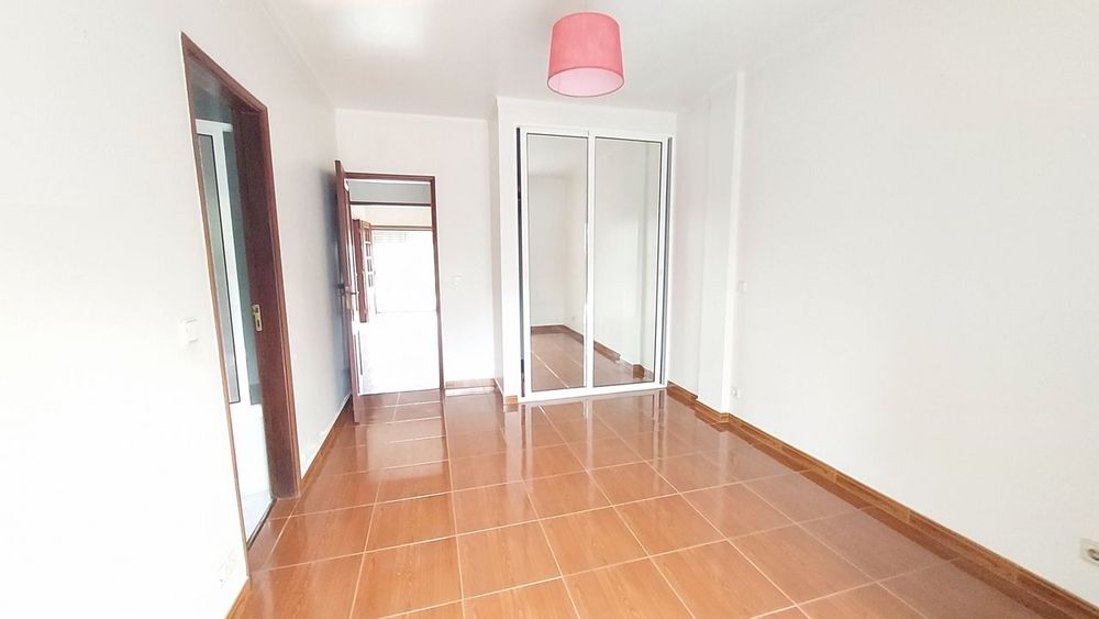 Apartamento T3 c/ garagem - centro de São Mamede - Próximo de Fátima