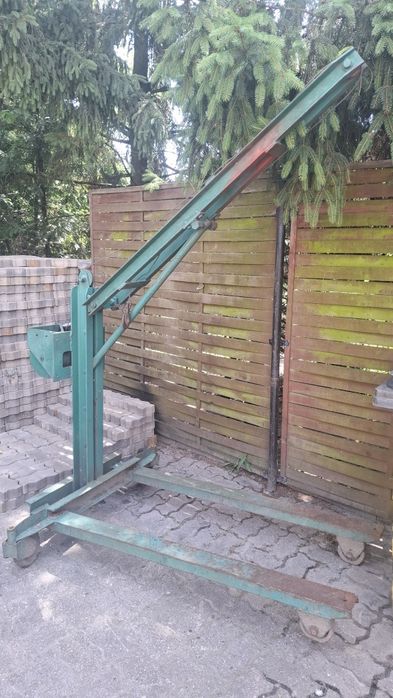 Podnośnik dźwig do silników samochodowych
