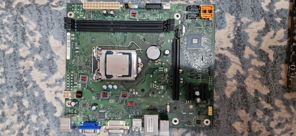 Płyta główna gigabyte ga-b85m-hd3g +Płyta fujitsu d3240 b13gs1