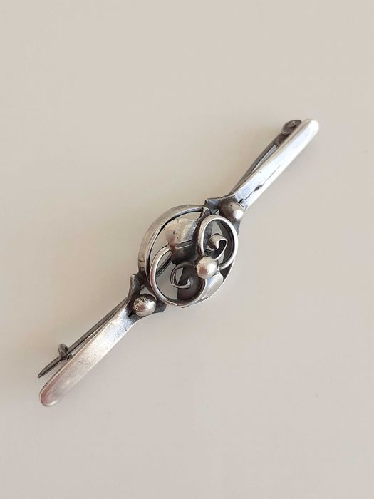 Srebrna broszka vintage sygnowana Hermana Siersbøl?