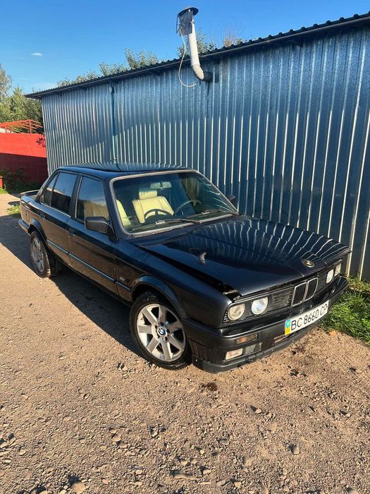 Продам автомобіль BMW E30,