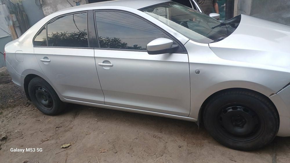 четверть стекло кузов шкода рапид SKODA RAPID