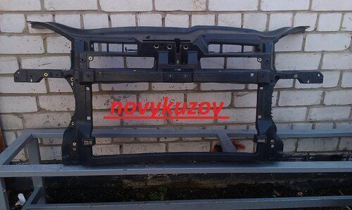 Панель передня на Volkswagen Golf