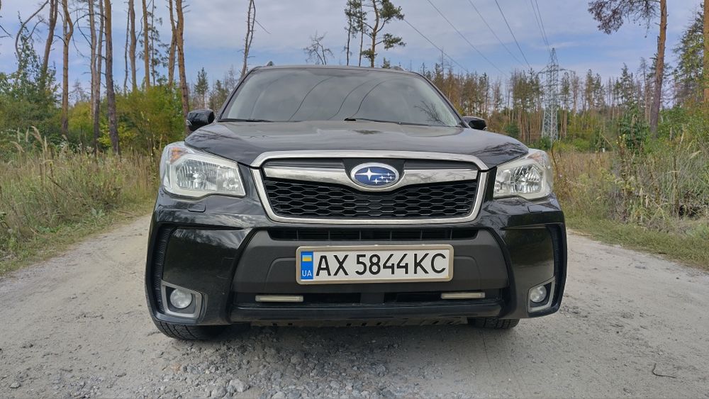Субару форестер  2013 2,0 турбо офіційний