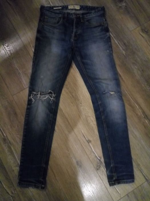 Spodnie skinny , jeansy , rozcięcia na kolanach , dziury, next