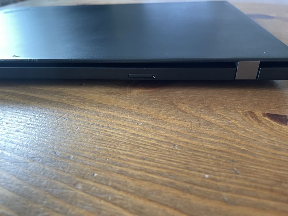 ThinkPad T480s - 14” FHD i7-8650U 16 GB RAM  250 GB SSD Windows 11