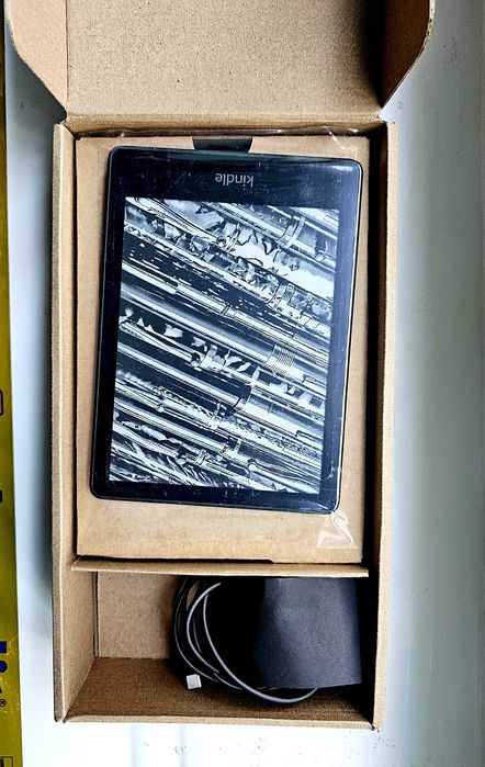 Продам Amazon Kindle Paperwhite 11 большой дисплей 7" идеальную  книгу