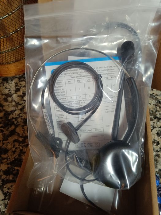 Auricular call center