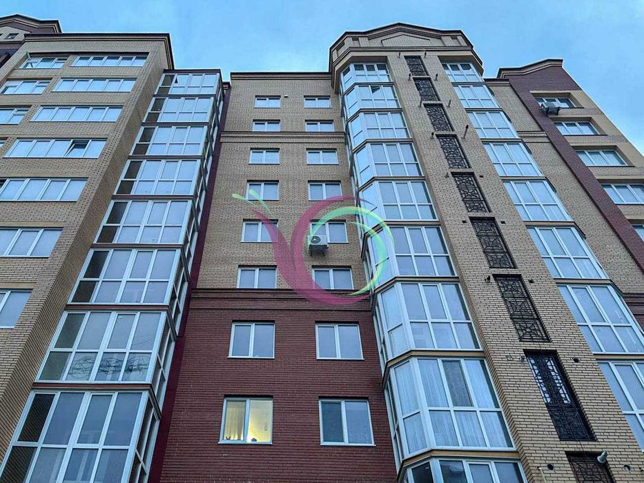 2-к. квартира 71.2 кв. м з дизайнерським ремонтом за вул. Тарнавського