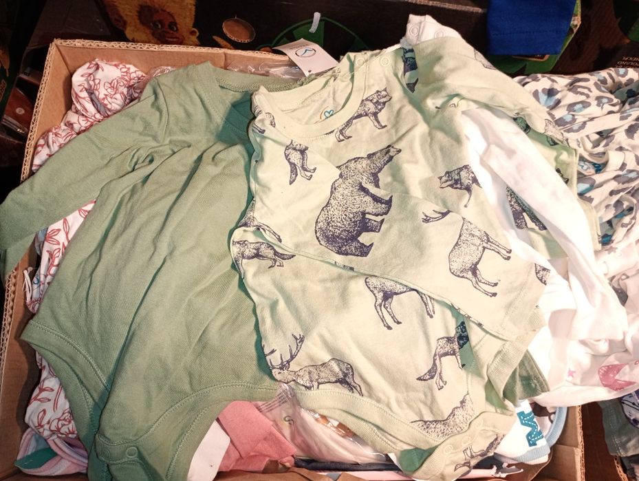 Karton mix bawełniane body, pajacyki niemowlęce 60 sztuk