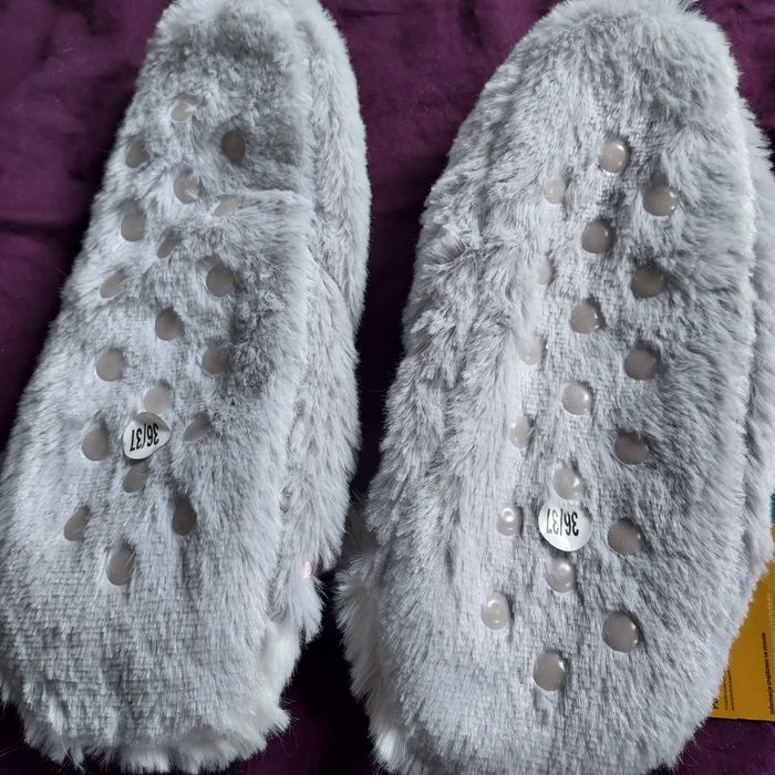 Nowe kapcie pantofle papucie 36/37