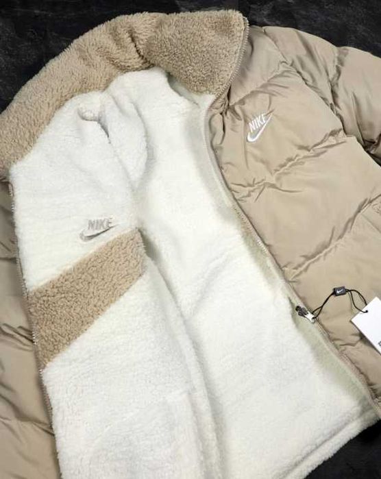 Двосторонній пуховик Nike Бежевий Пуховик тедди беж до -25