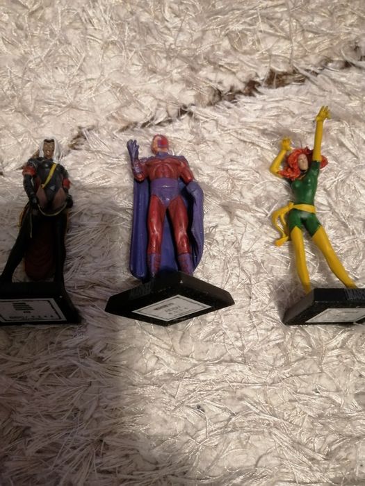 Figurki Marvela.