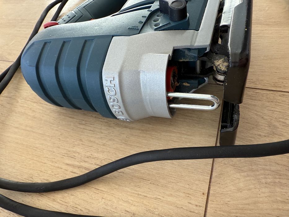 BOSCH Professional wyrzynarka sieciowa GST 8000 E drewno metal niebies