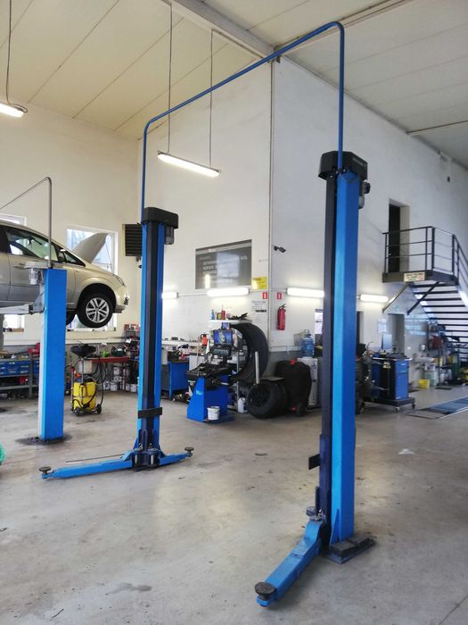 Podnośnik śrubowy dwukolumnowy HOFMANN MTF 3000 do 3 ton