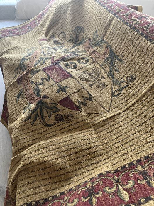 Colcha de cor verde seco e bordeaux