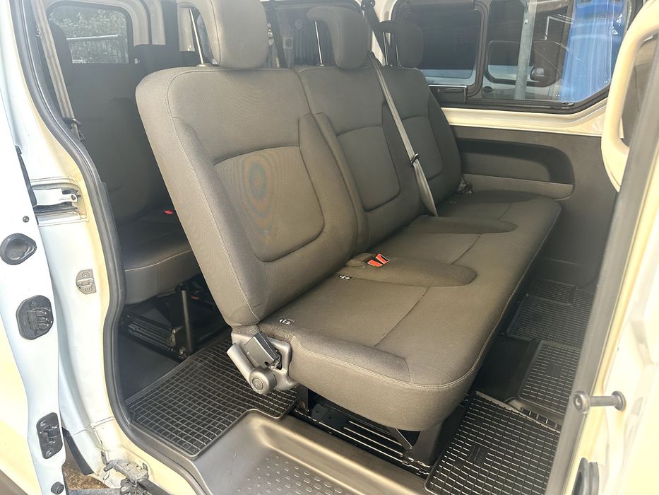 wynajem wypożyczalnia samochodów Bus 9 osób