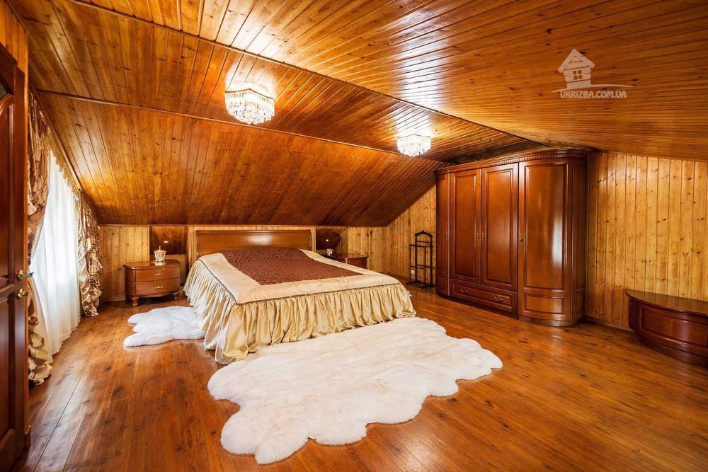 Київ. Будинок 250 кв. Теплий басейн, сауна, генератор.