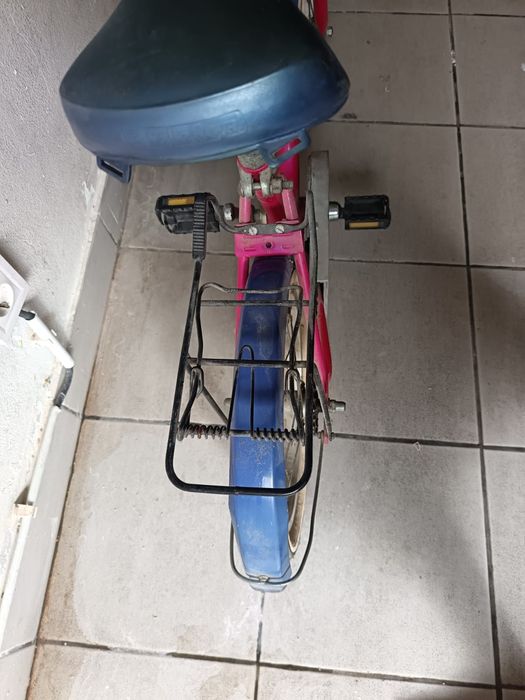 Bicicleta antiga de criança