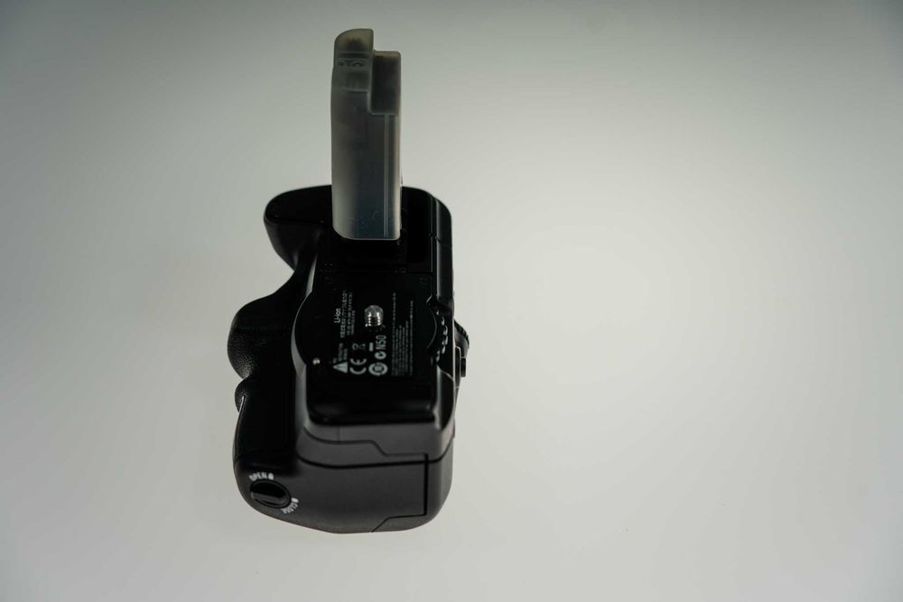 Sprzedam Grip do aparatu Sony A 700
