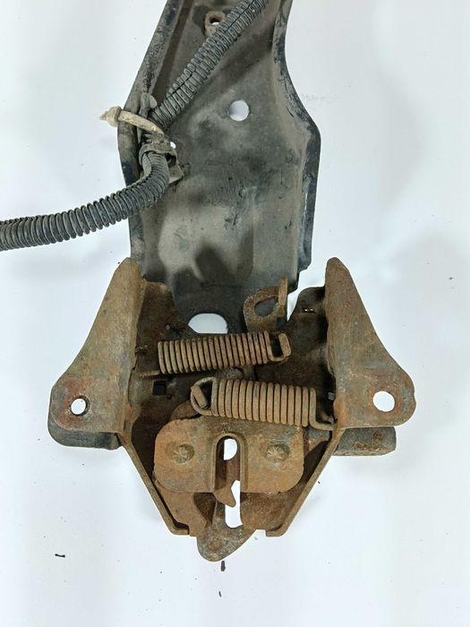 Замок капота Kia Sephia 2 Кіа Сефія 2