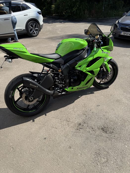 Японський спортбайк Kawasaki ZX6R Кавасакі Нінзя 636 з Японії ставиться на облік