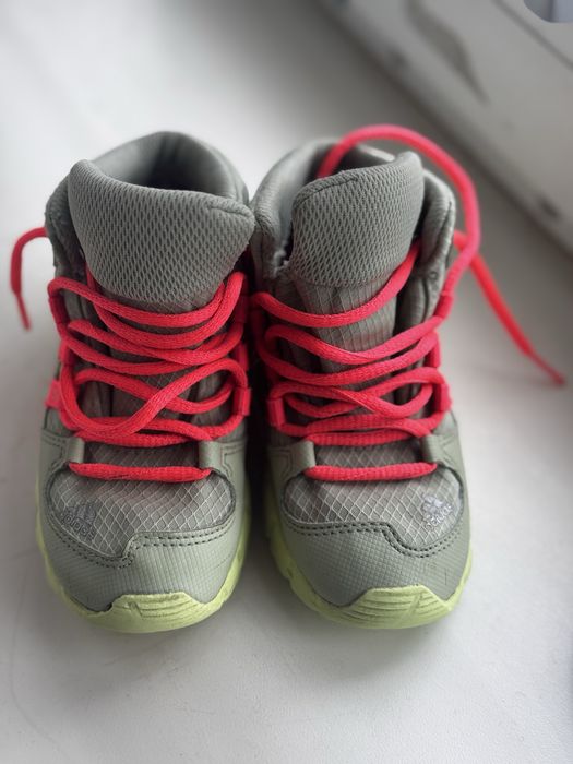 Продам детские сапожки adidas Gore-tex