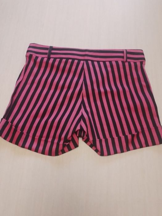 Шорты женские в малиновую и чёрную полоску. SAY. Турция