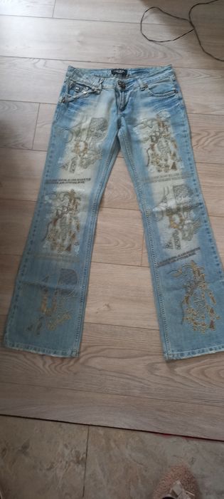 Продам оригинальные джинсы Christian Dior