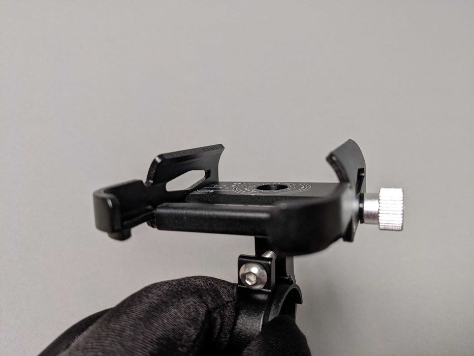 Держатель смартфона на руль мотоцикла, скутера, велосипеда. Алюминий