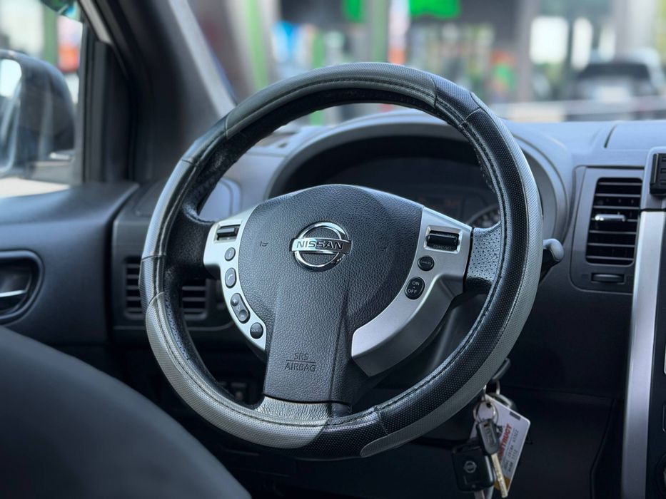 Nissan Xtrail целый